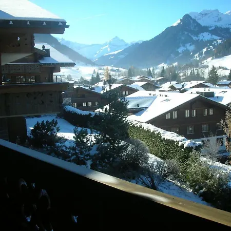 Minutes Walk From Center - Great *