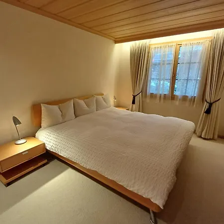 Minutes Walk From Center - Great