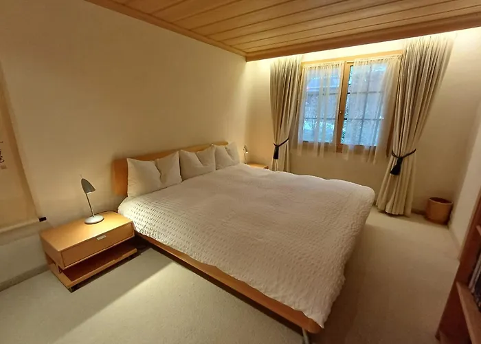 Minutes Walk From Center - Great