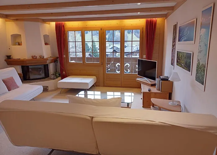 Minutes Walk From Center - Great 公寓