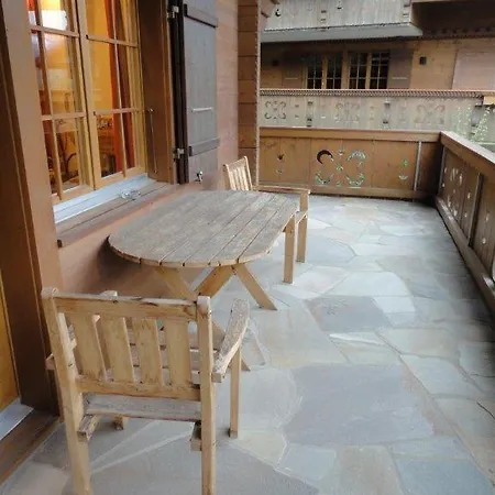 Apartment Minutes Walk From Center - Great
